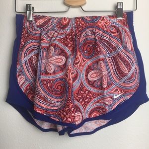 Nike Women’s Dri-FIT Paisley Running Short Sz S